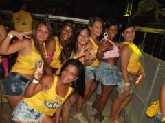 Oktober 10 Anos
